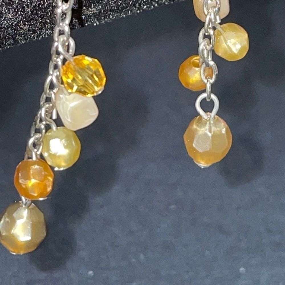 Amber colored earrings   - Picture 3 of 4